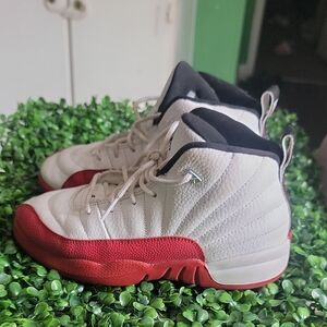Jordan 22 Kids White and Red Sneakers